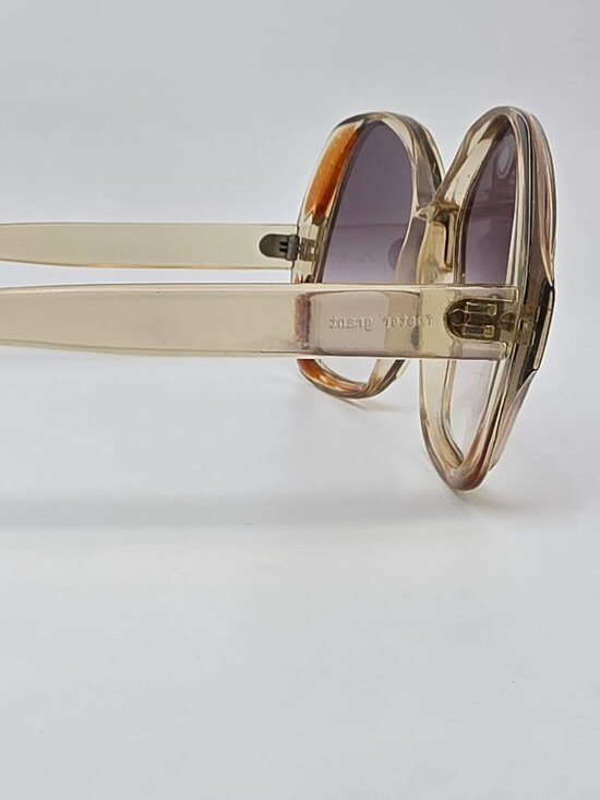 Foster Grant Clear Frame Light Purple Gradient Lens Oversized Sunglasses w/ Case main image 8